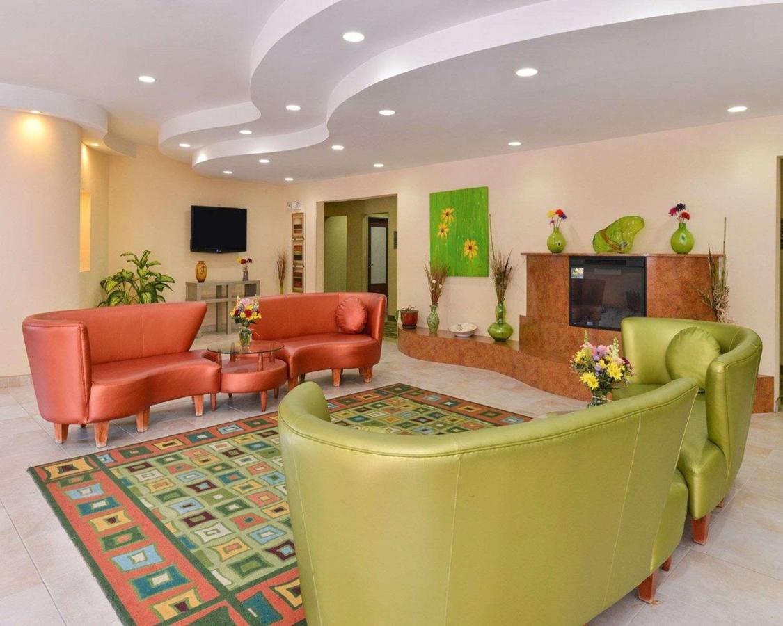 | Quality Suites Stratford