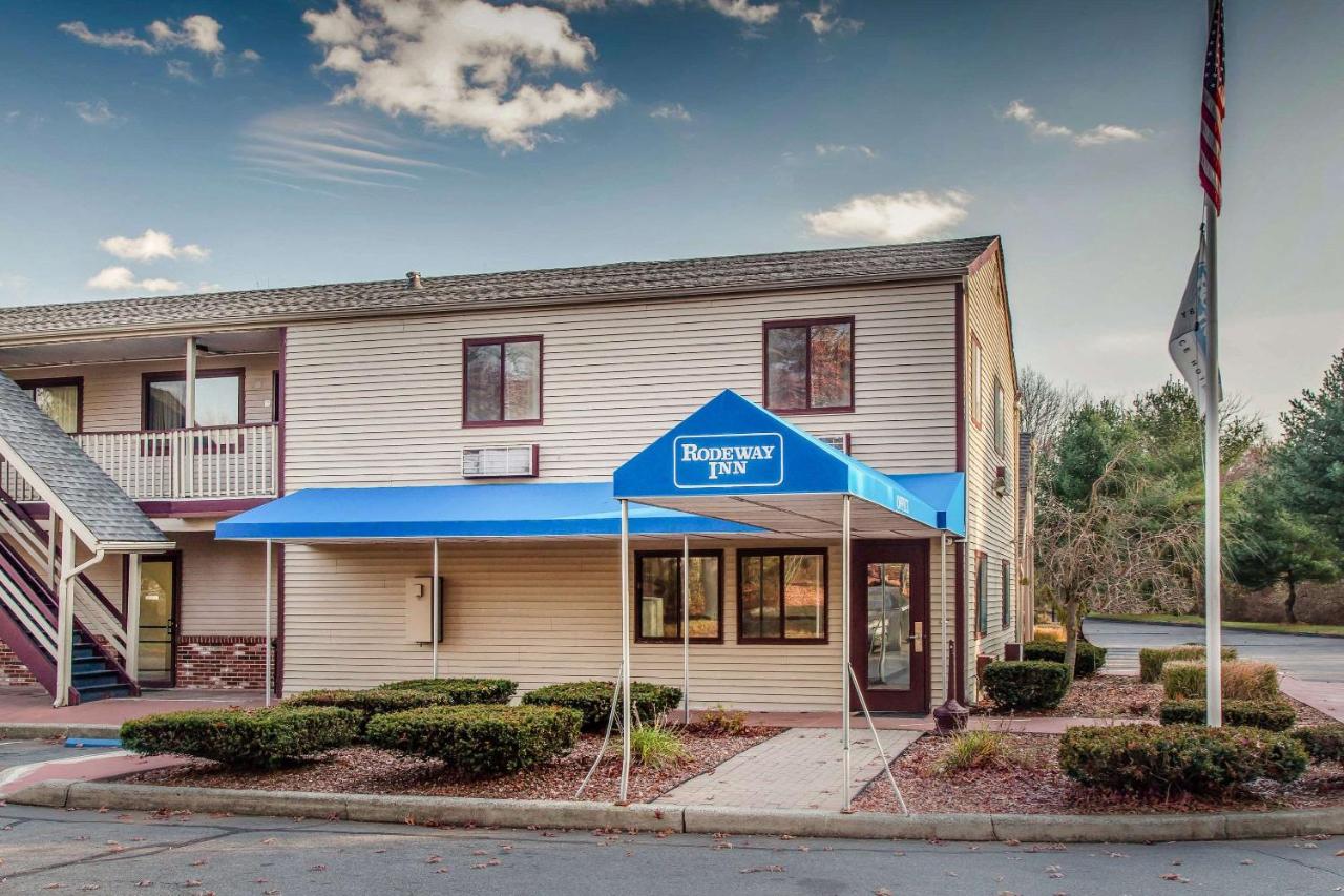 | Rodeway Inn Groton