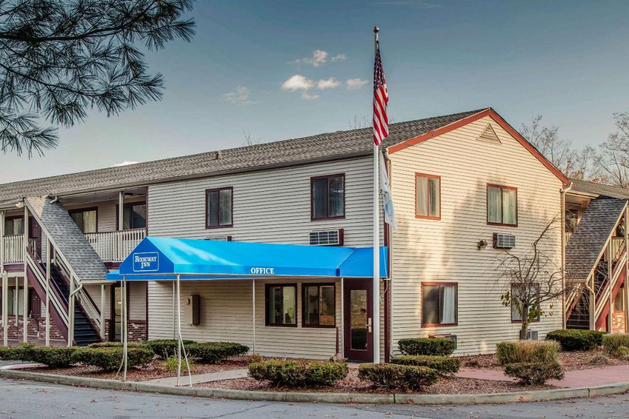 | Rodeway Inn Groton