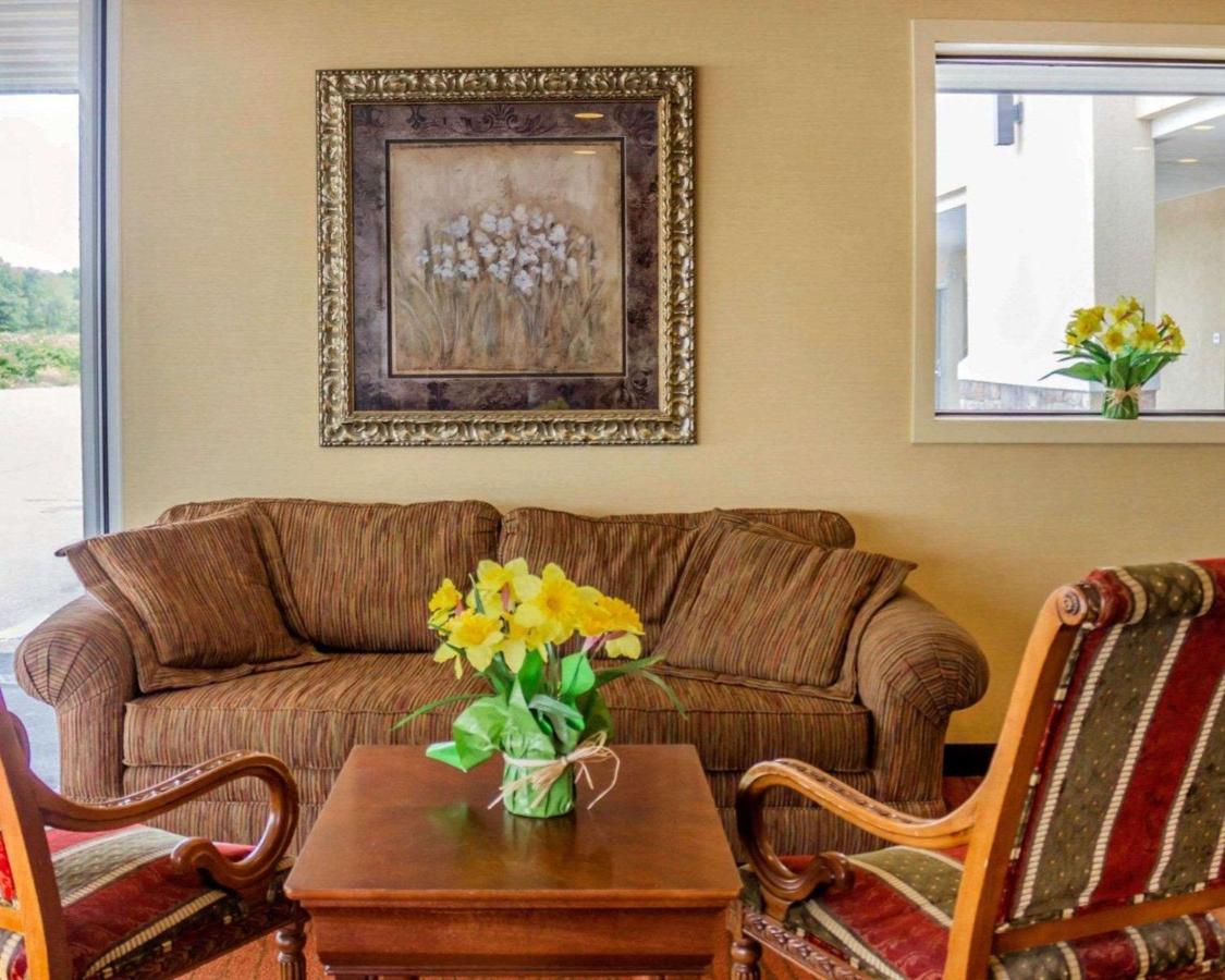 | Quality Inn Waterbury