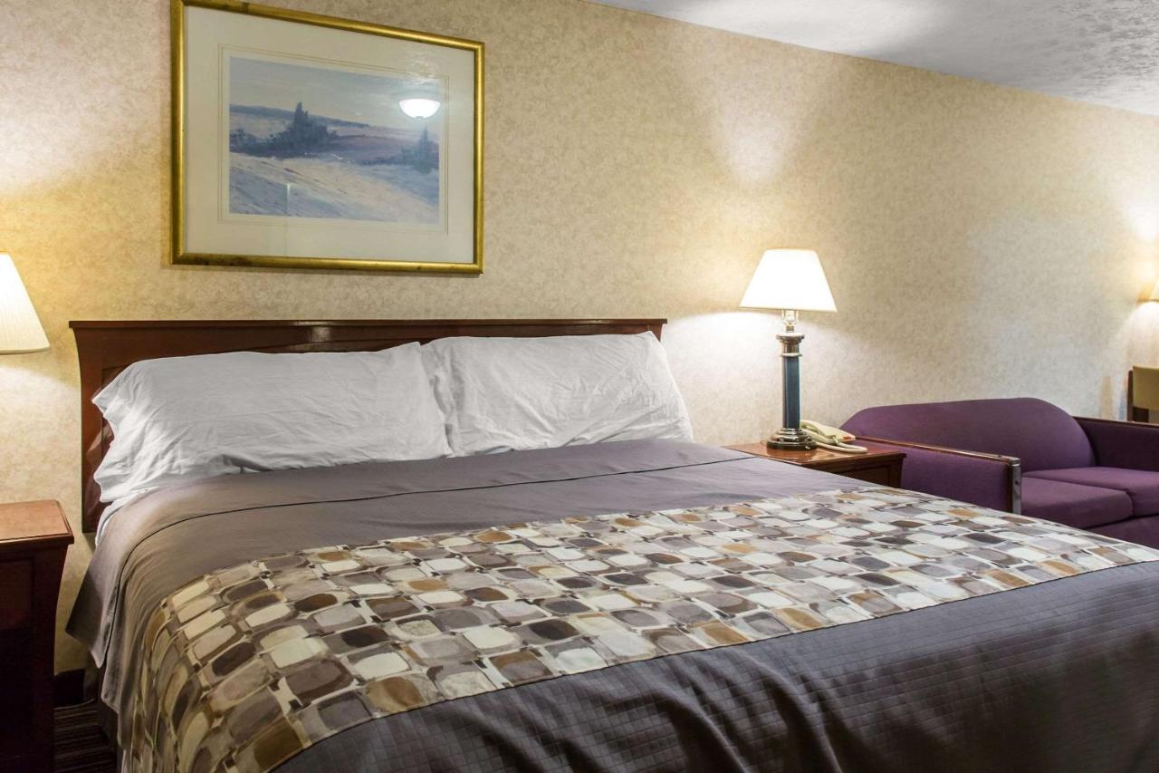 | Rodeway Inn & Suites Branford - Guilford