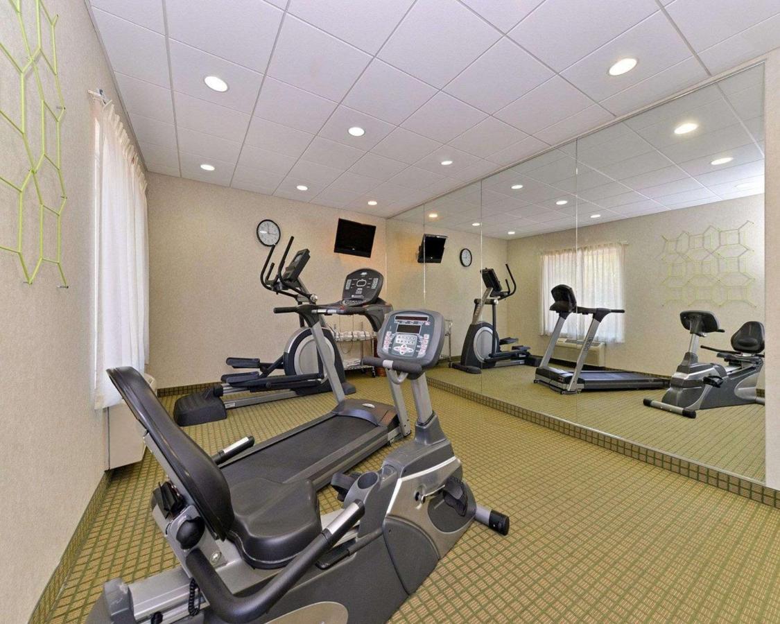 | Quality Suites Stratford
