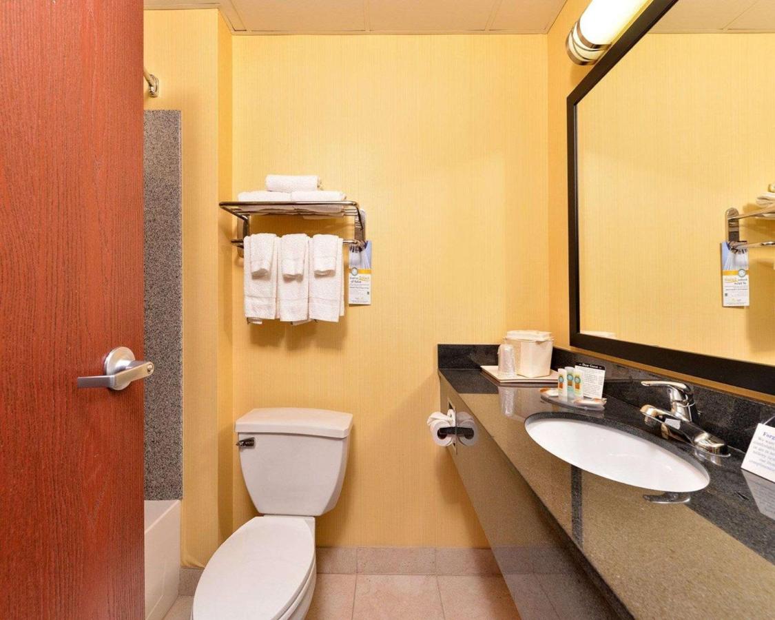  | Quality Suites Stratford