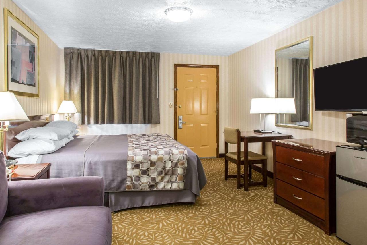 | Rodeway Inn & Suites Branford - Guilford