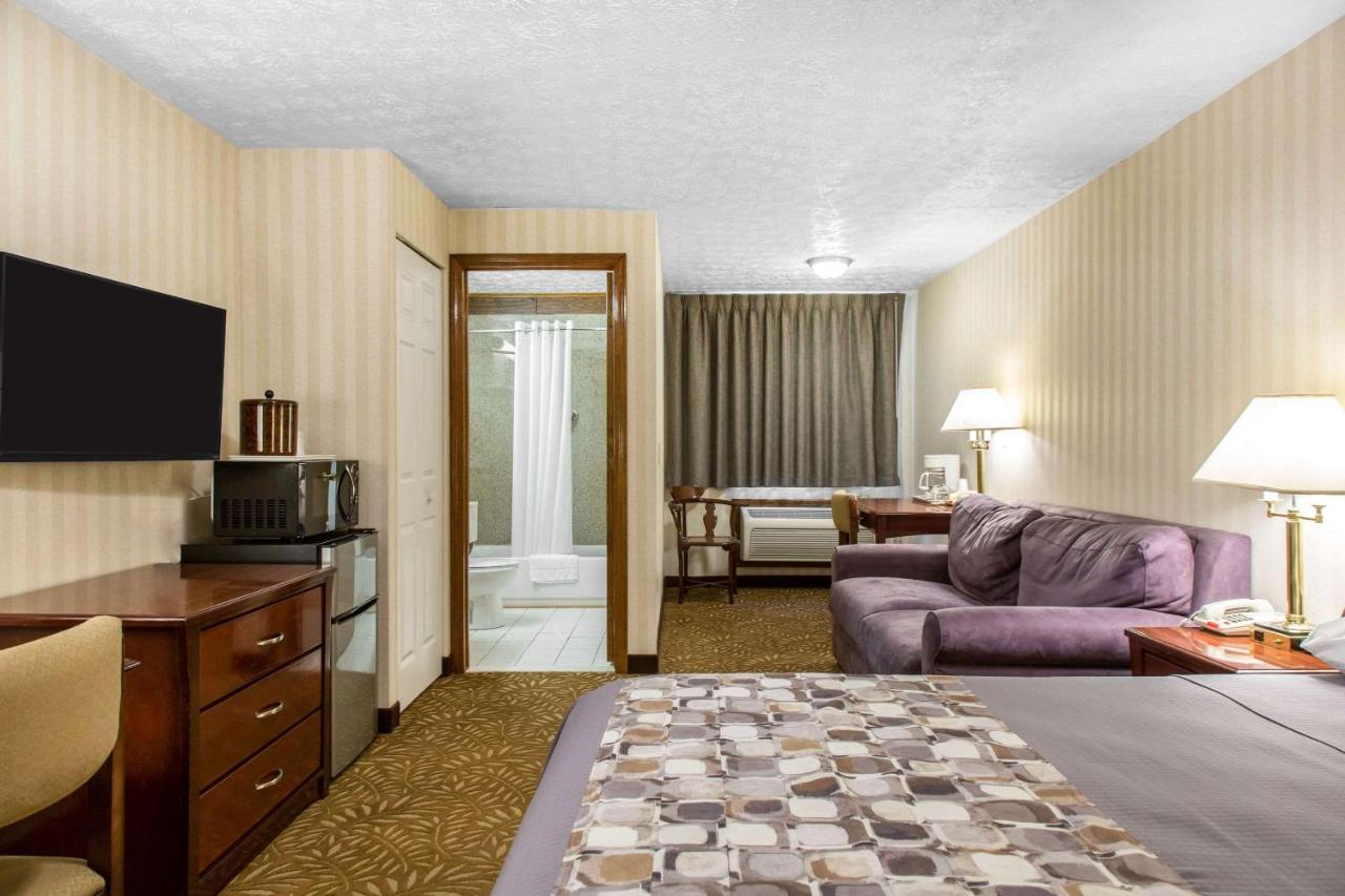 | Rodeway Inn & Suites Branford - Guilford
