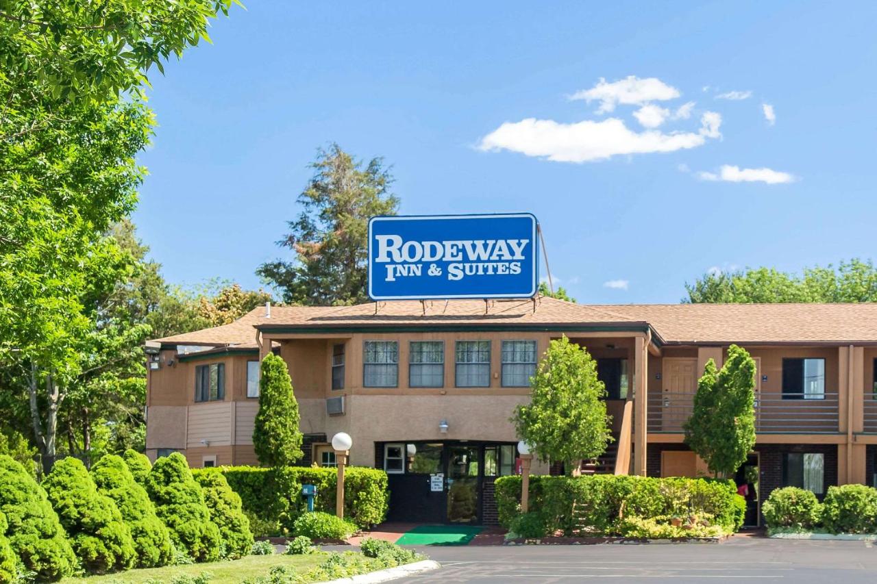 | Rodeway Inn & Suites Branford - Guilford