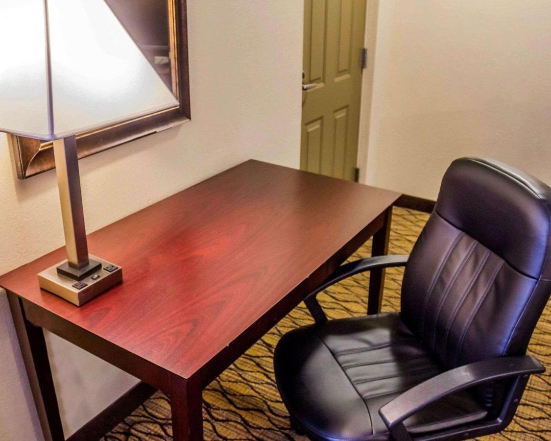 | Quality Inn Waterbury
