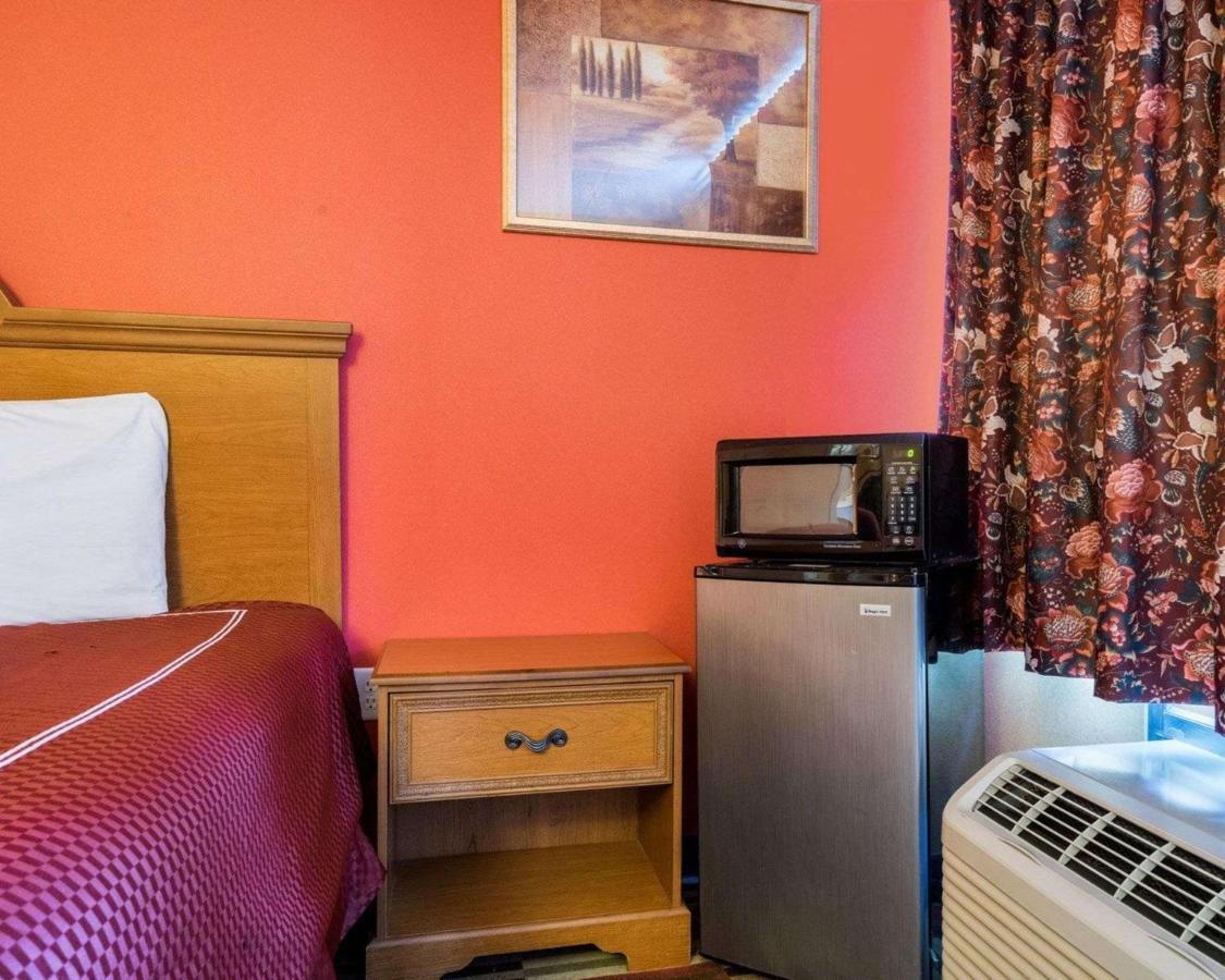  | Rodeway Inn Newark