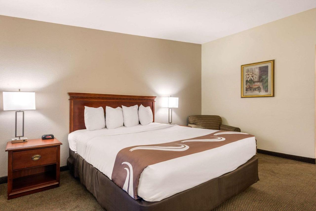 King Room Courtyard View at Quality Inn & Suites Tarpon Springs South