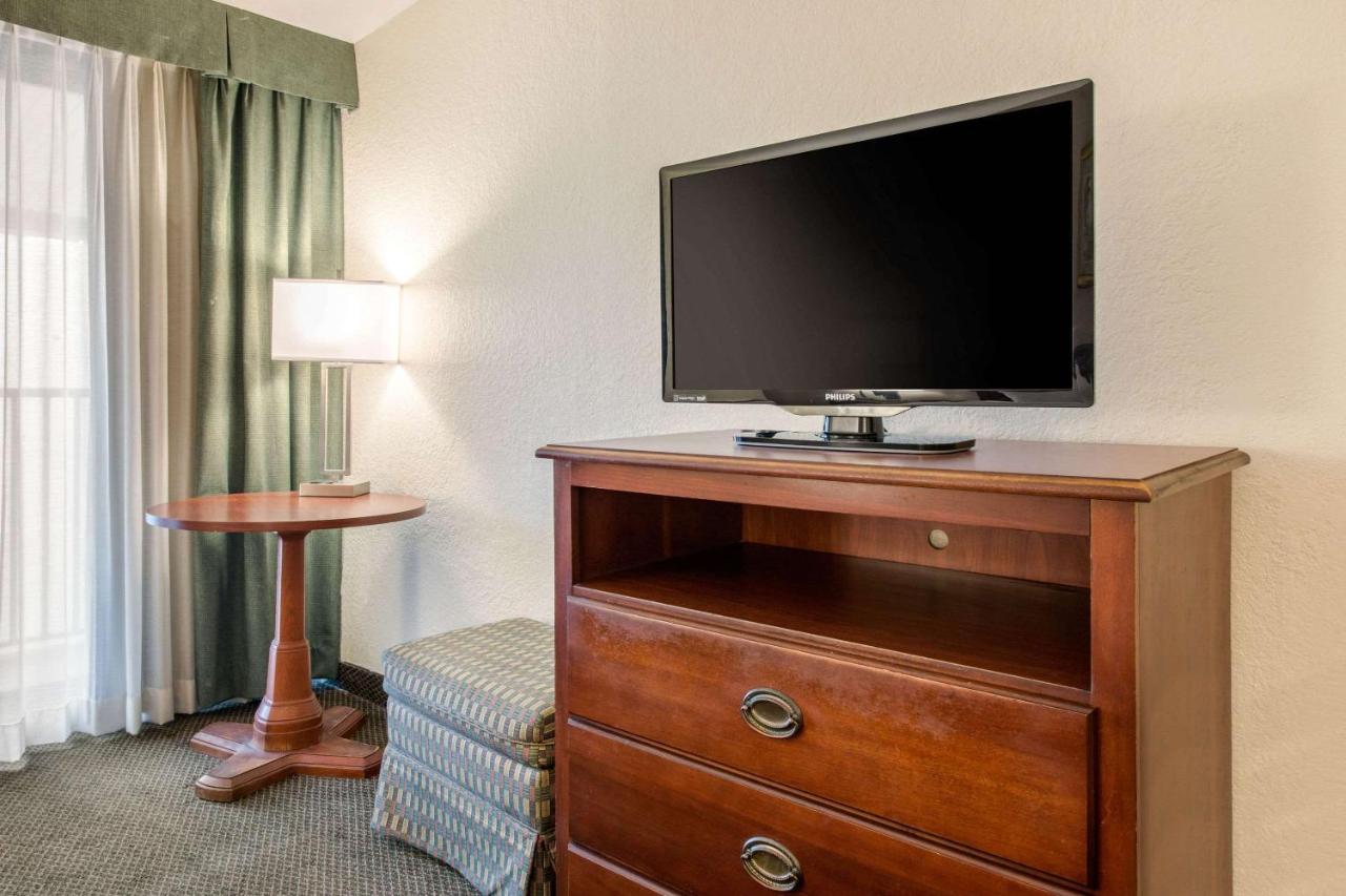 Room #48941014 at Quality Inn & Suites Tarpon Springs South