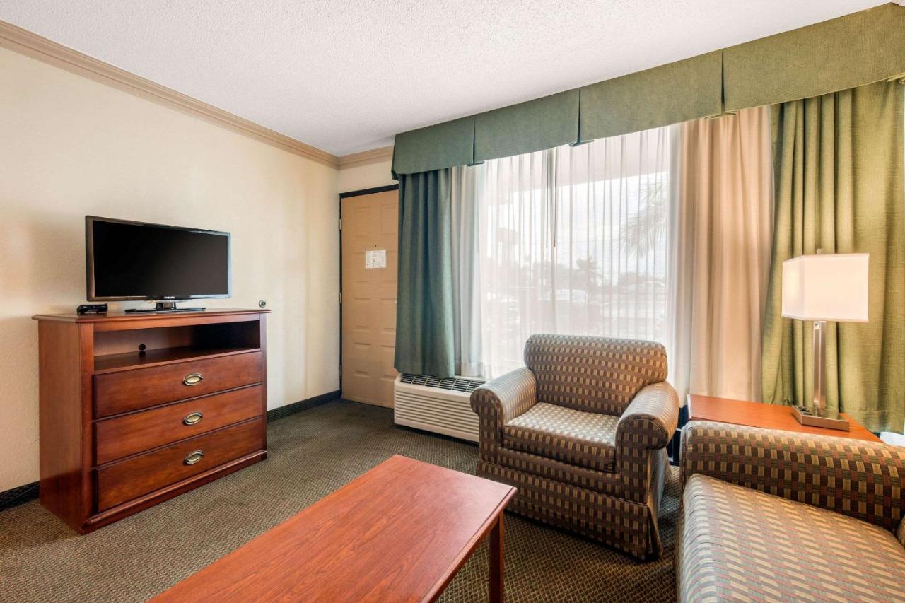 Suite with Two Double Beds and Sofa Bed at Quality Inn & Suites Tarpon Springs South