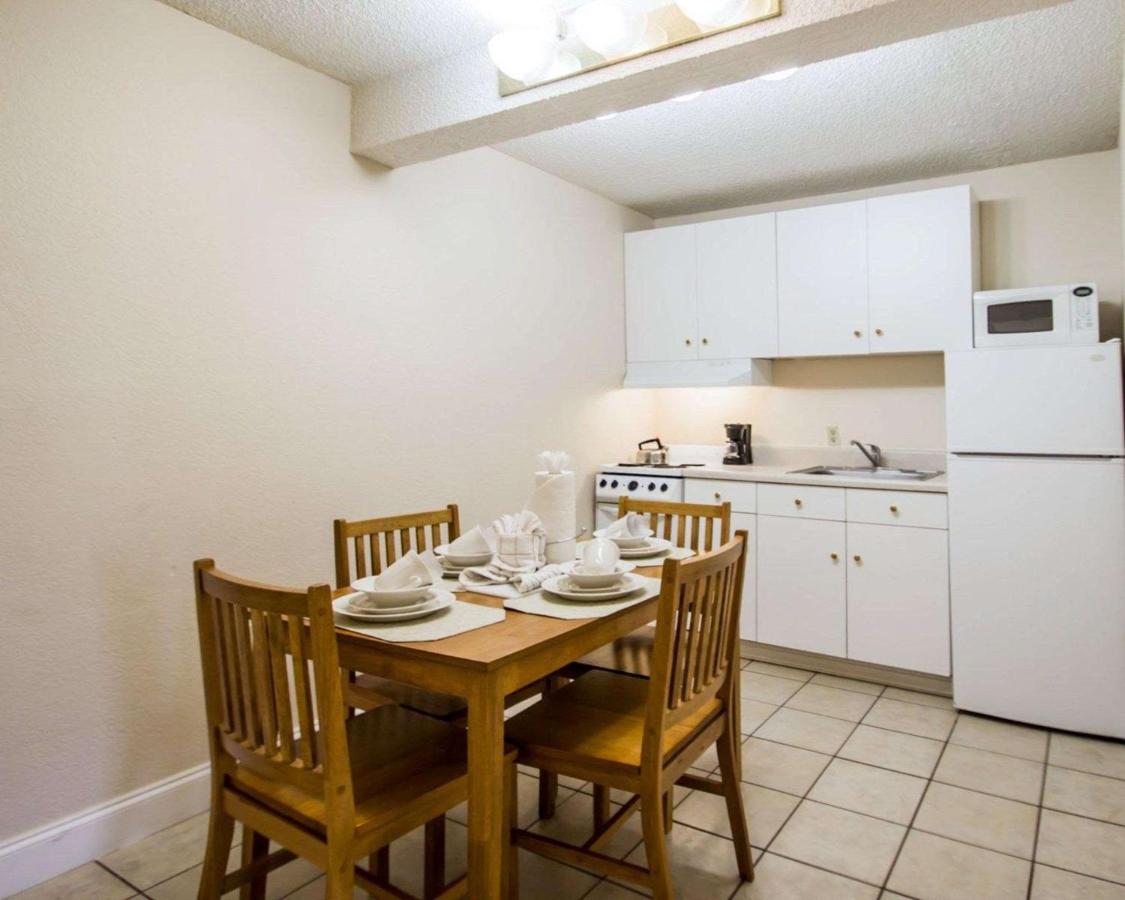 | Main Gate Kissimmee Formally Road Way Inn