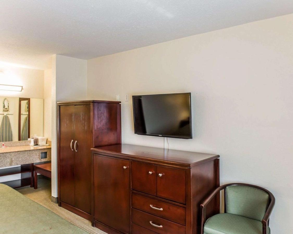 | Econo Lodge Monticello