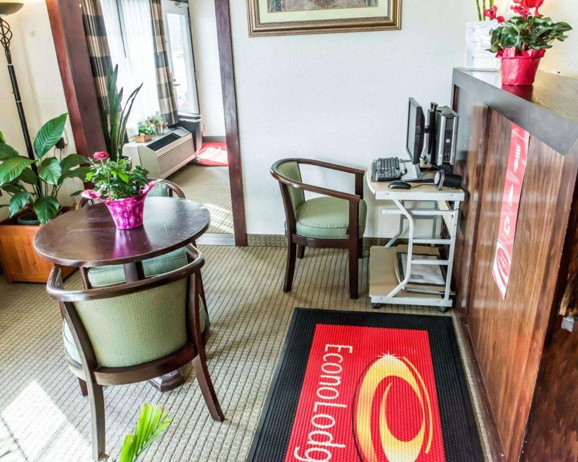 | Econo Lodge Monticello
