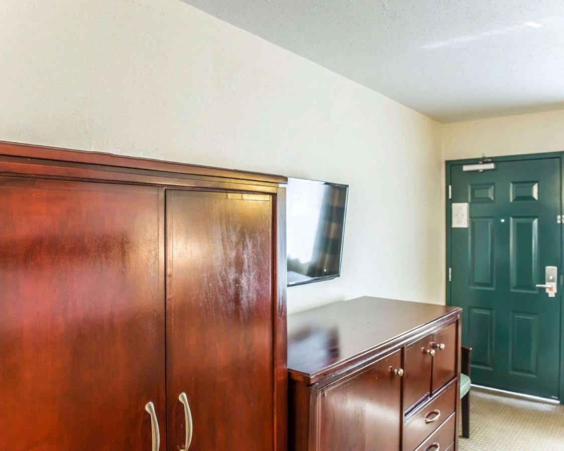 | Econo Lodge Monticello