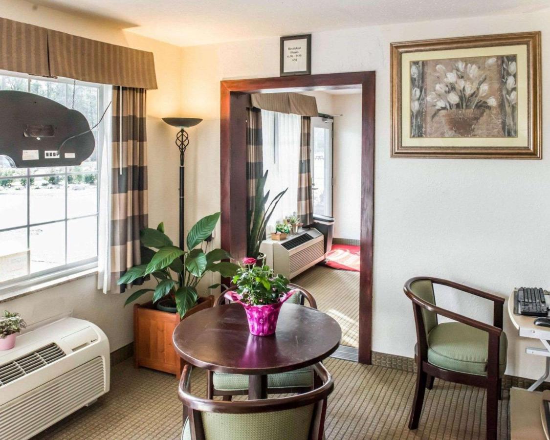 | Econo Lodge Monticello