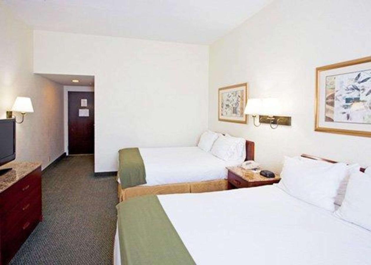  | Econolodge Wesley Chapel