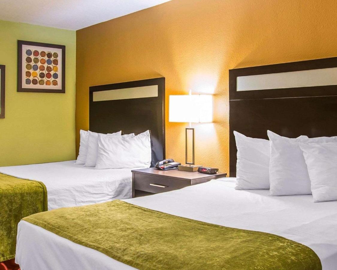  | Sunset Palm Hotel