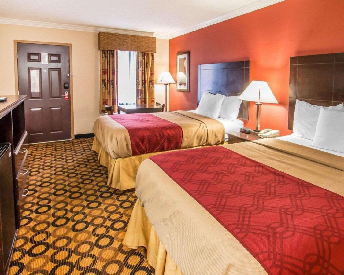 Double Room with Two Double Beds - Non-Smoking at Econo Lodge Richmond Hill