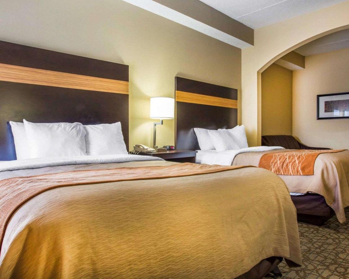 Queen Suite - Non-Smoking at Comfort Inn & Suites at Stone Mountain