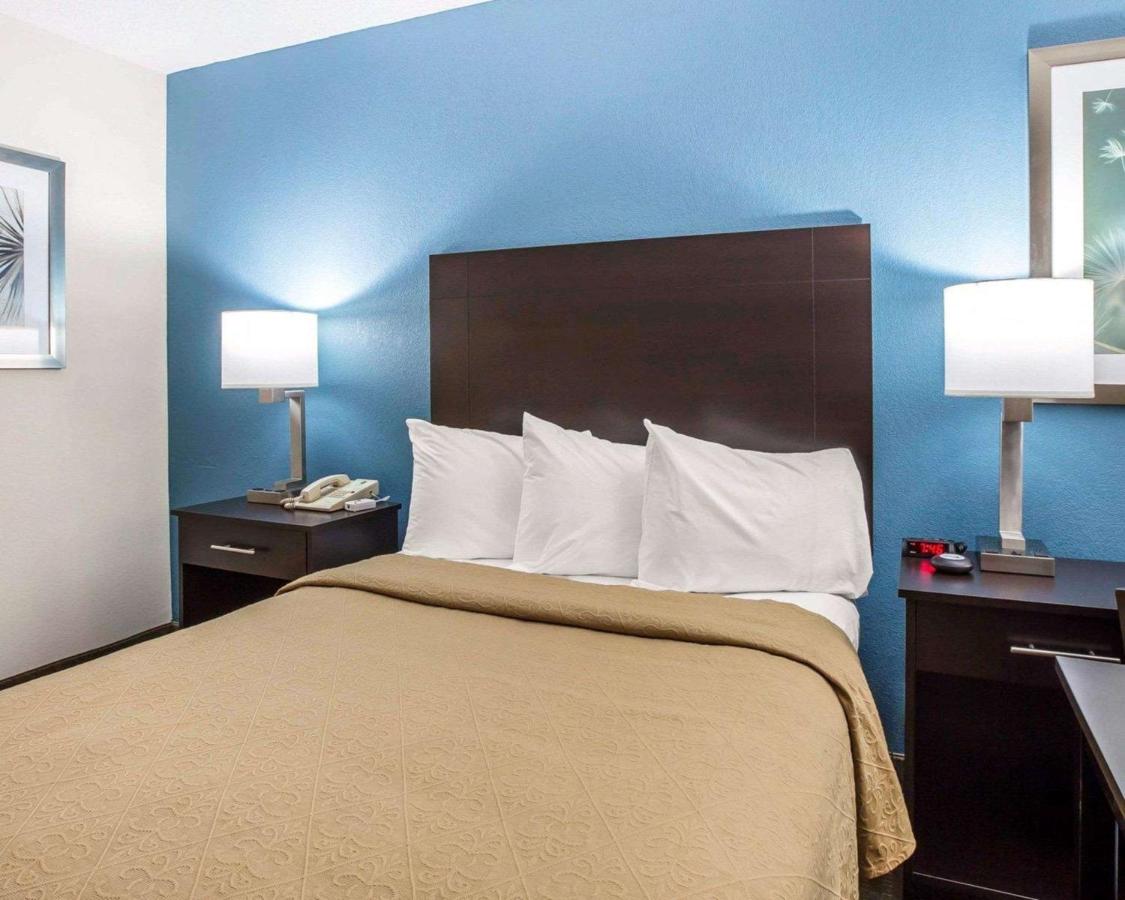 Queen Room - Accessible/Nonsmoking at Quality Inn Macon