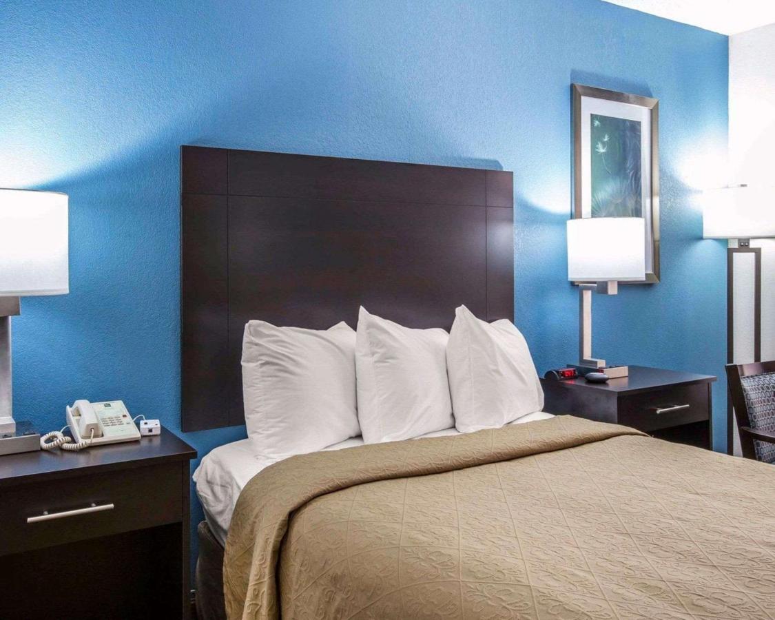 Queen Room - Accessible/Nonsmoking at Quality Inn Macon