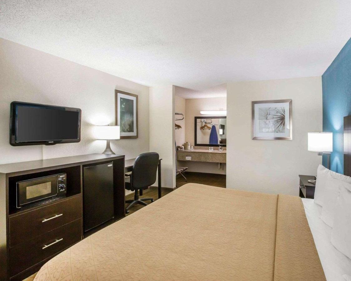 King Room - Non-Smoking at Quality Inn Macon