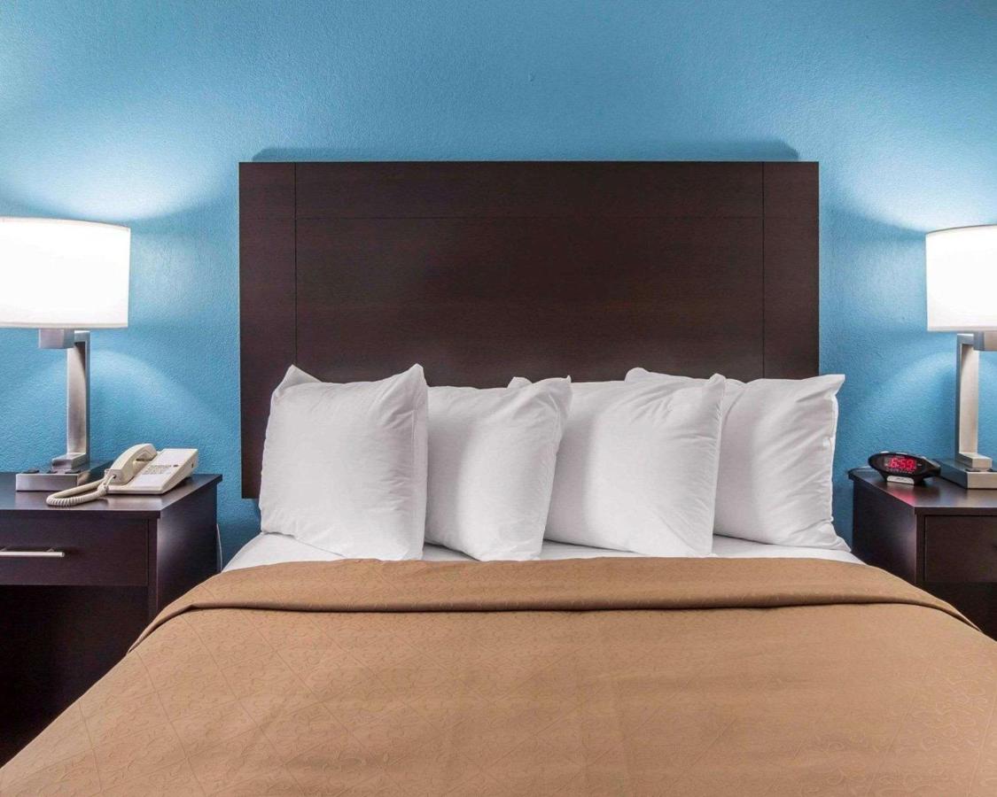 Queen Room - Accessible/Nonsmoking at Quality Inn Macon