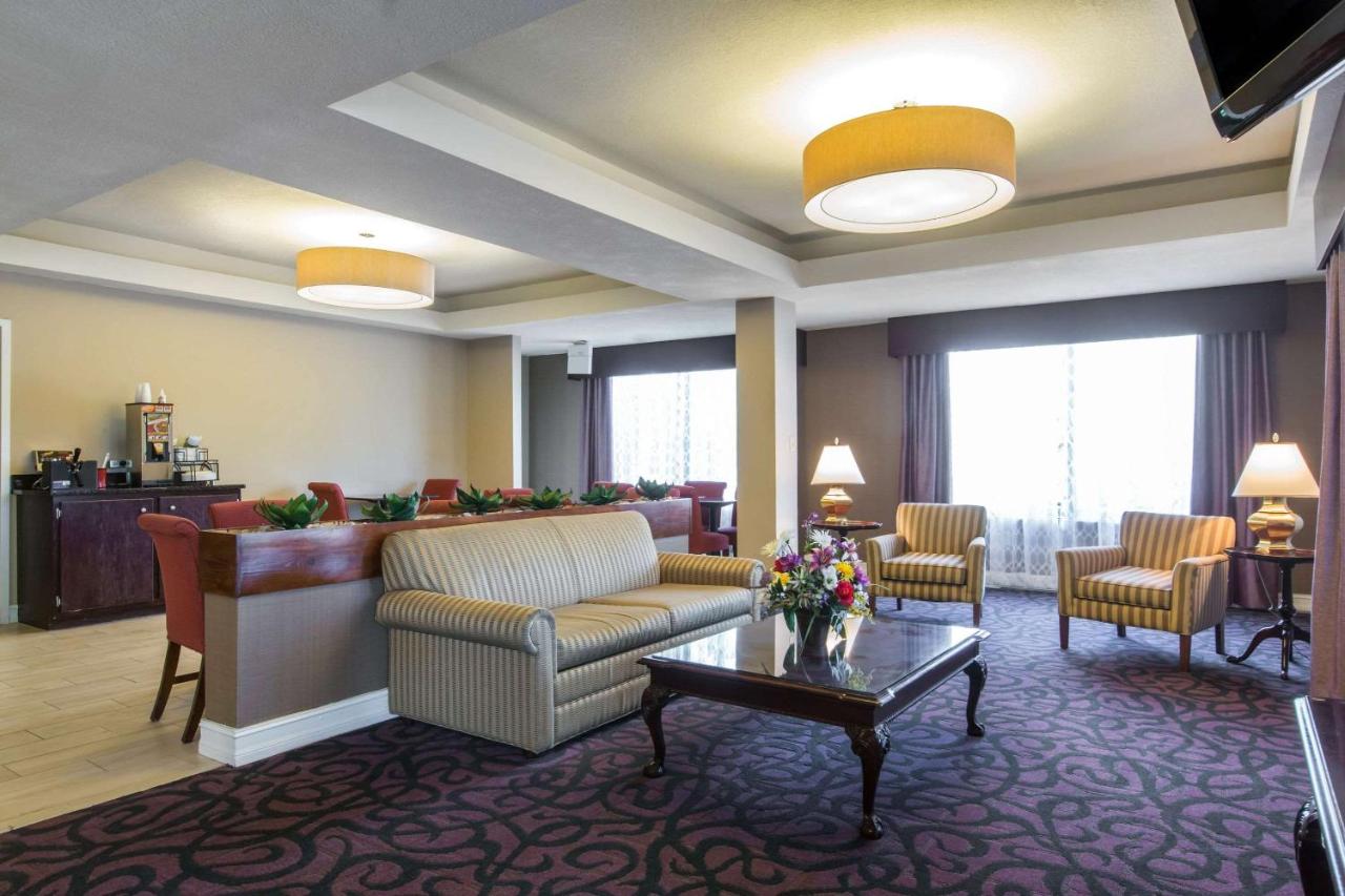  | Royal Palms Inn