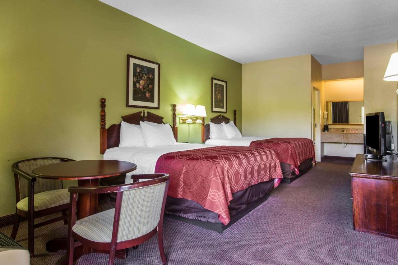  | Royal Palms Inn