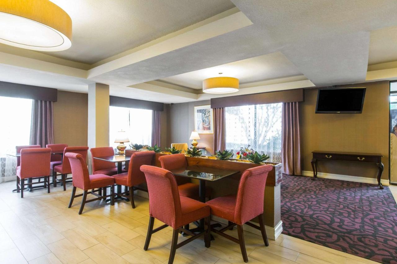  | Royal Palms Inn