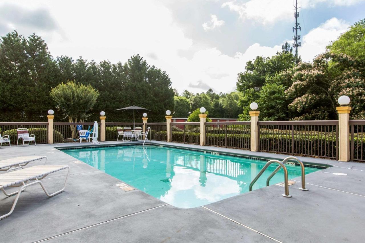  | Royal Palms Inn