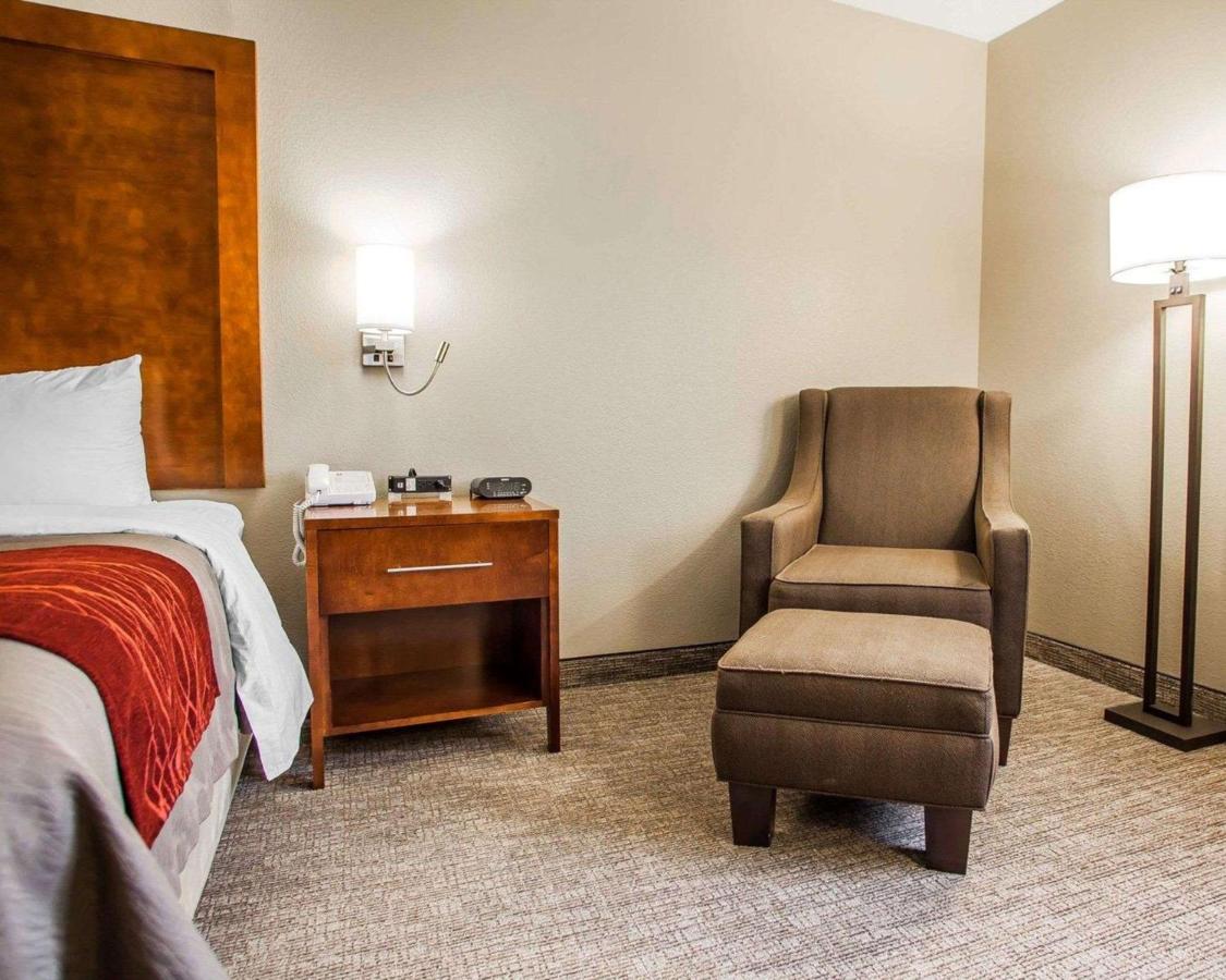 King Room - Non-Smoking at Comfort Inn Marshalltown South