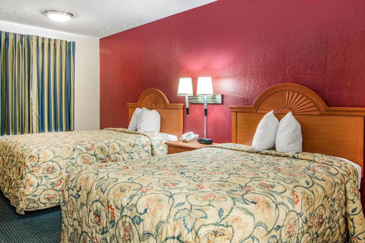 Double Room with Two Double Beds - Non-Smoking at Rodeway Inn La Grange East