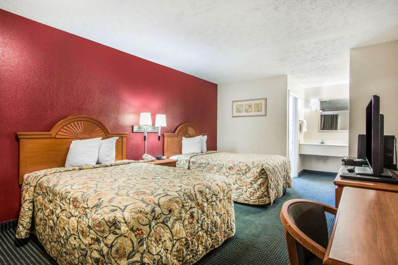 Double Room with Two Double Beds - Non-Smoking at Rodeway Inn La Grange East