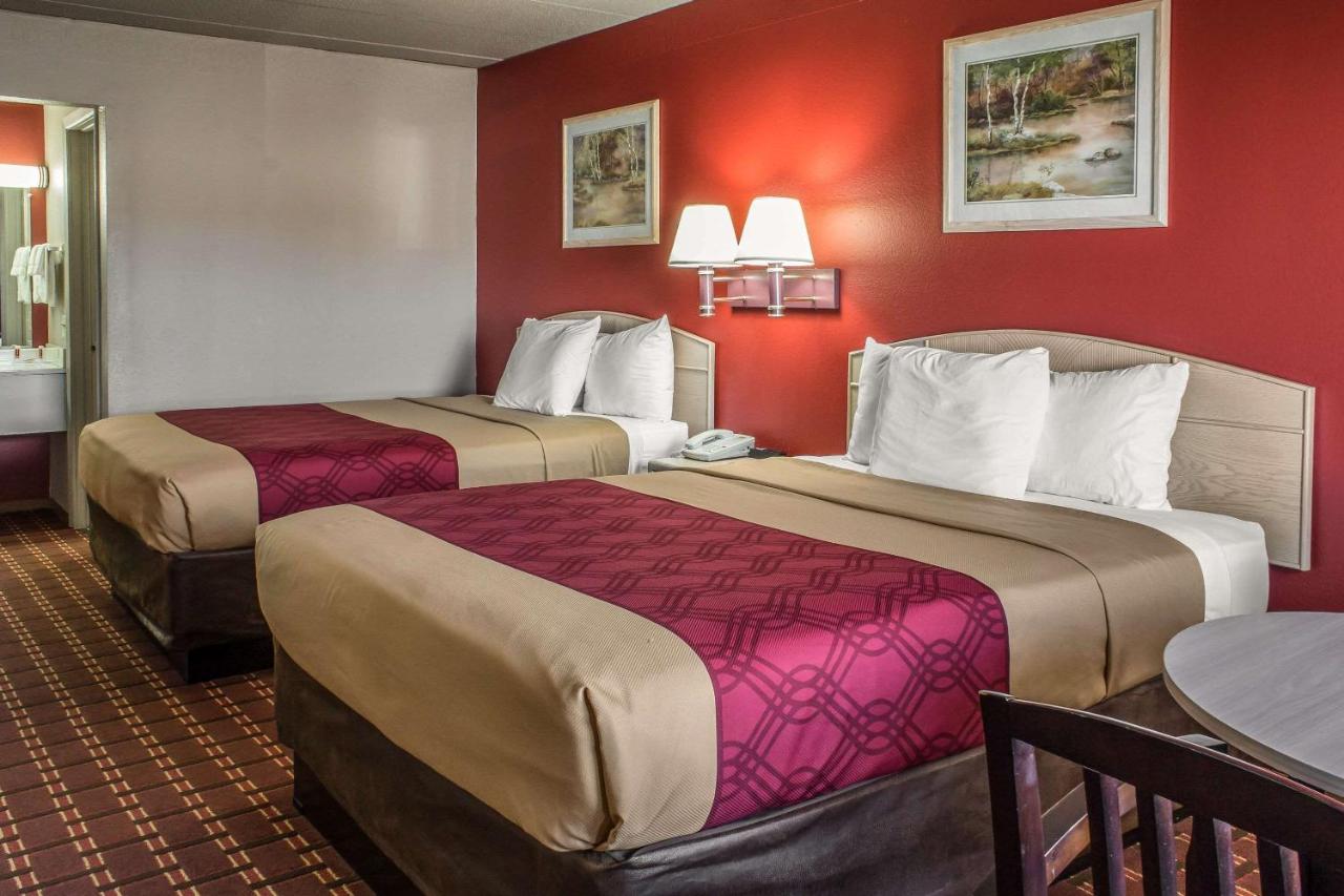  | Spencer Inn & Suites