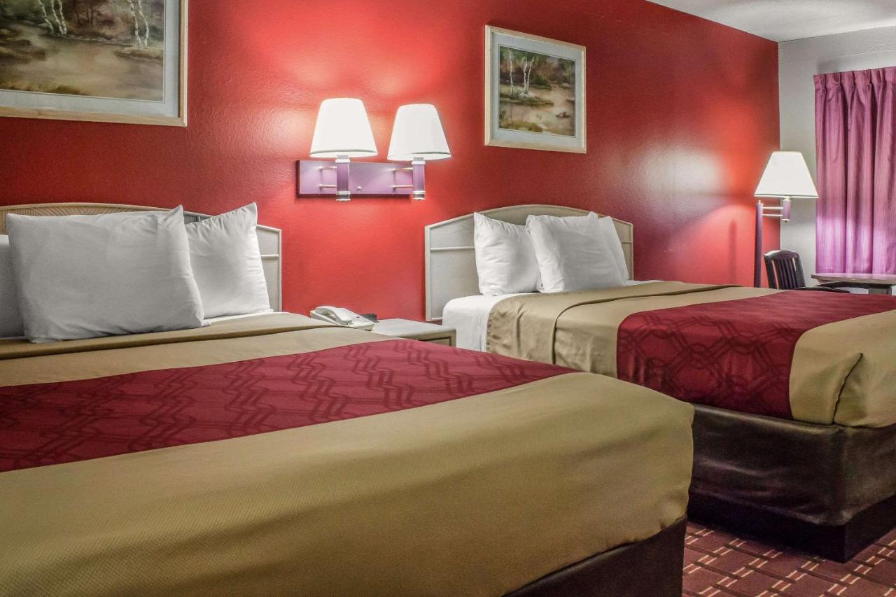  | Spencer Inn & Suites
