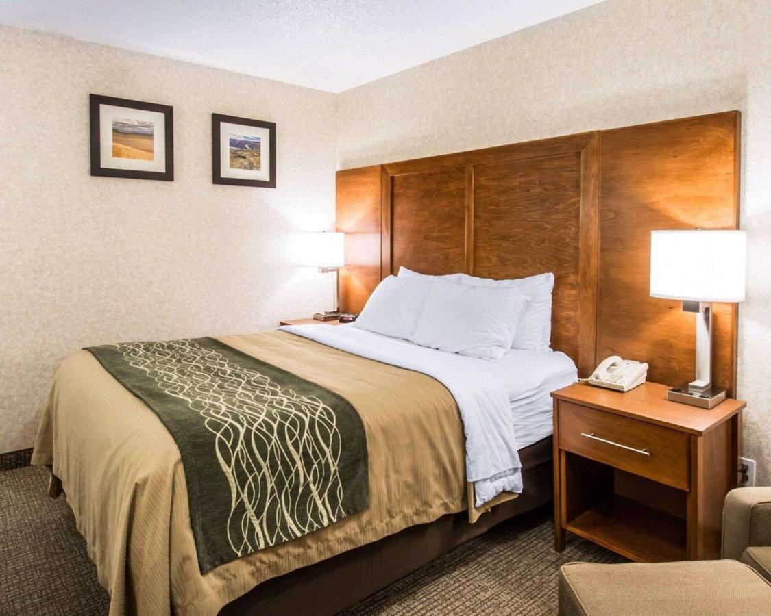 Queen Room - Accessible/Non-Smoking at Quality Inn Glasgow