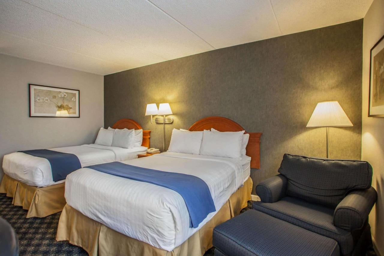  | Quality Inn and Suites St Charles -West Chicago
