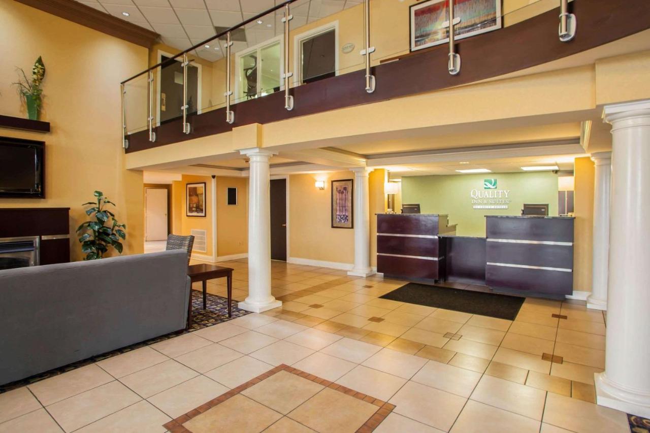 | Quality Inn and Suites St Charles -West Chicago