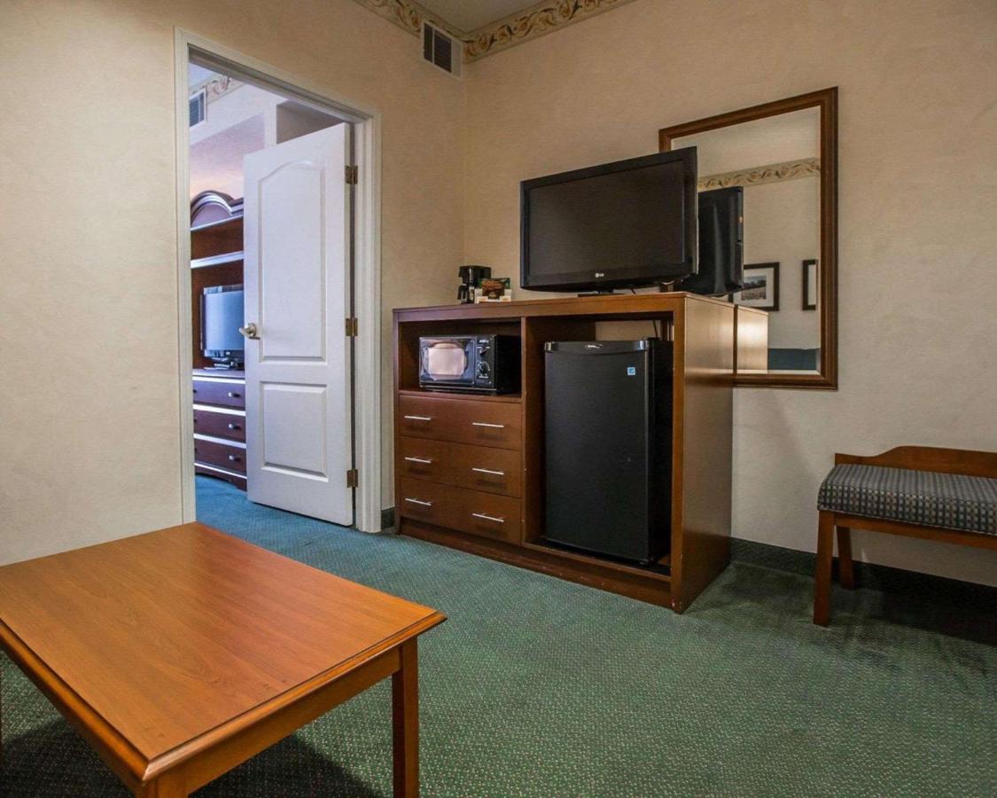Queen Suite with Two Queen Beds and Sofa Bed - Non-Smoking at Candlewood Suites Dixon by IHG