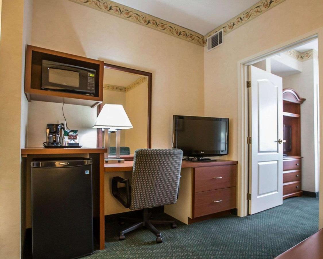 Queen Suite with Sofa Bed - Non-Smoking at Candlewood Suites Dixon by IHG