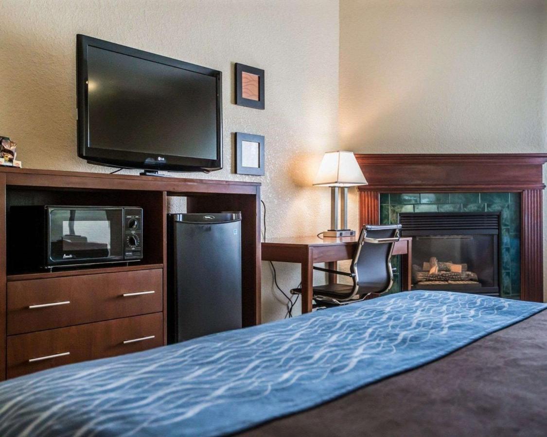 Standard King Room - Non-Smoking at Candlewood Suites Dixon by IHG