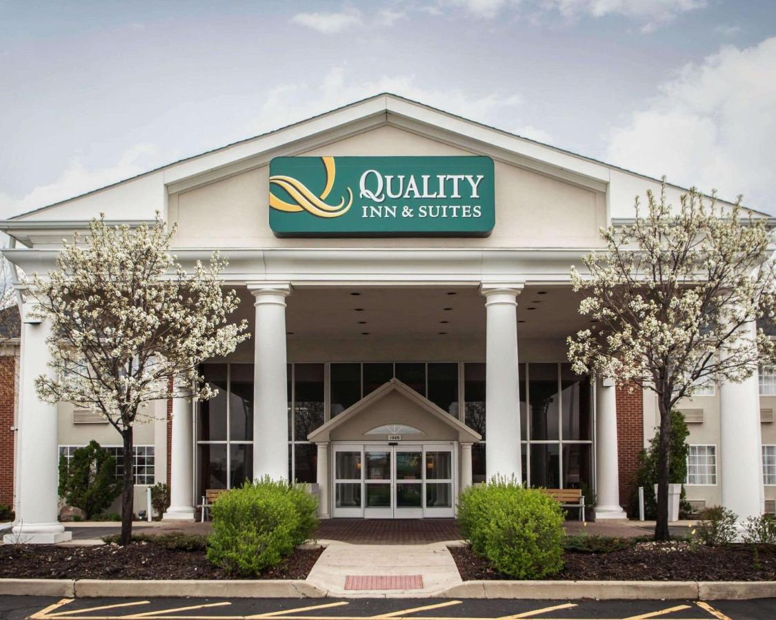 | Quality Inn and Suites St Charles -West Chicago