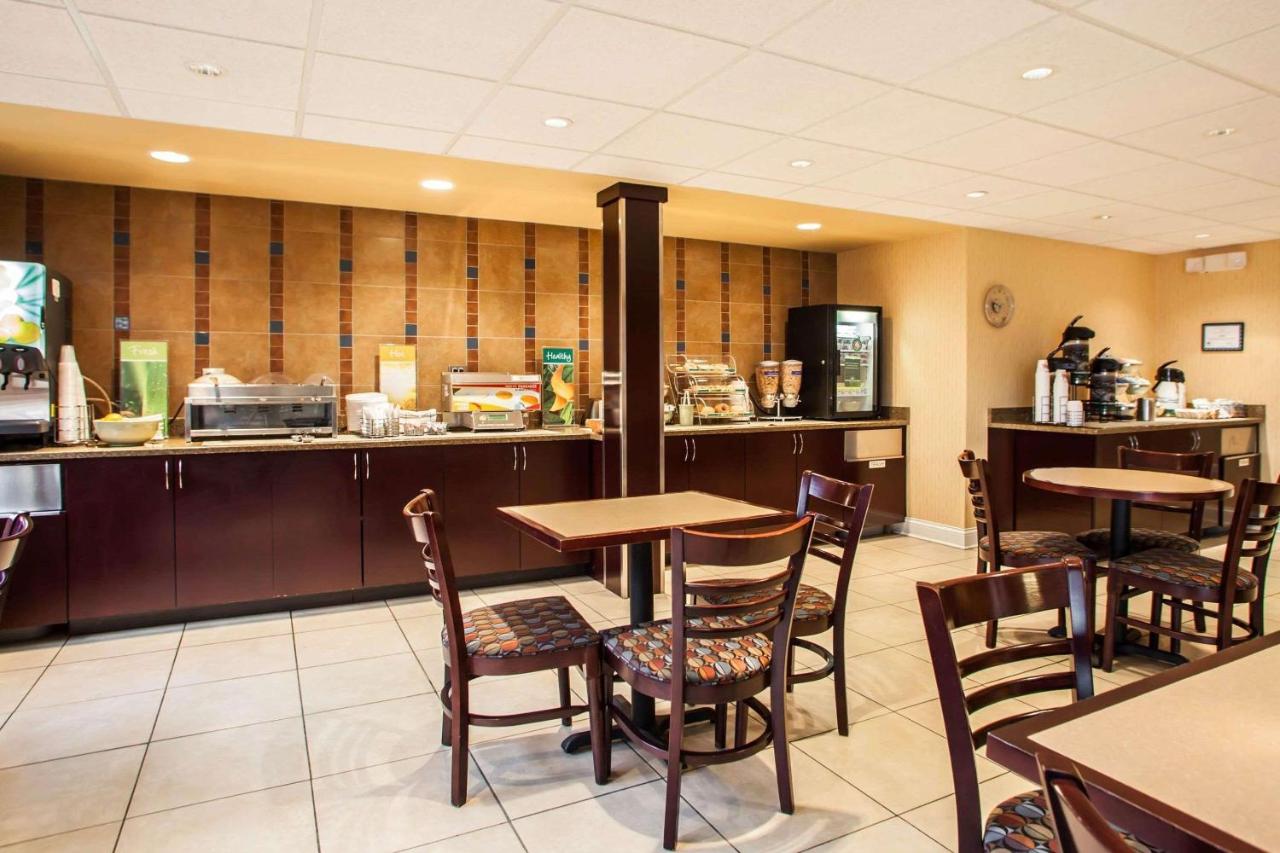 | Quality Inn and Suites St Charles -West Chicago