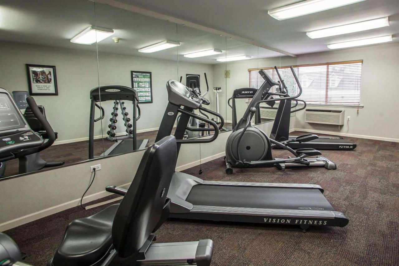 | Quality Inn and Suites St Charles -West Chicago