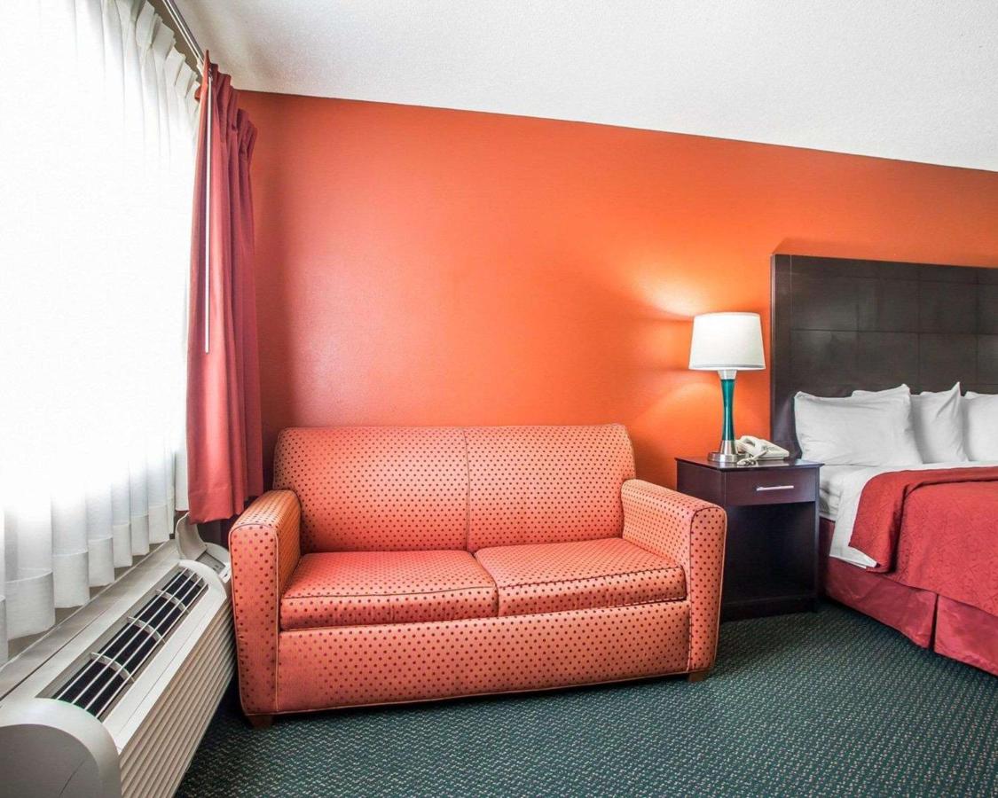 King Room - Non-Smoking at Quality Inn Morton at I-74