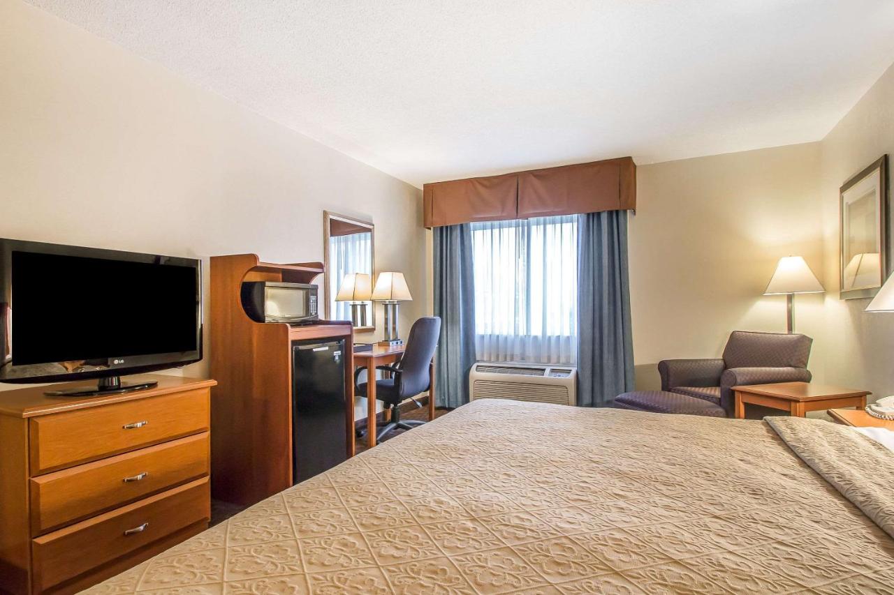 King Room - Non-Smoking at Quality Inn Morris I-80