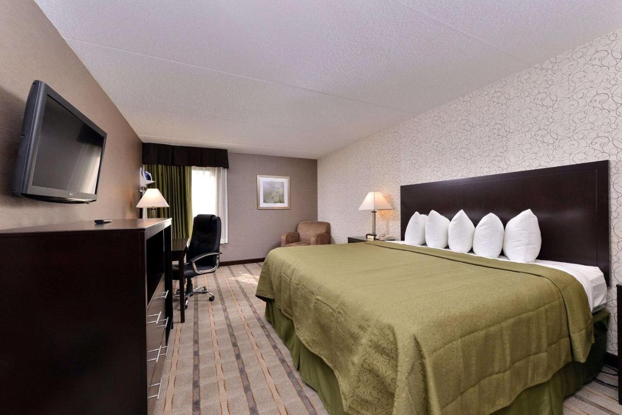 King Room - Accessible/Non-Smoking at Quality Inn & Suites Matteson near I-57