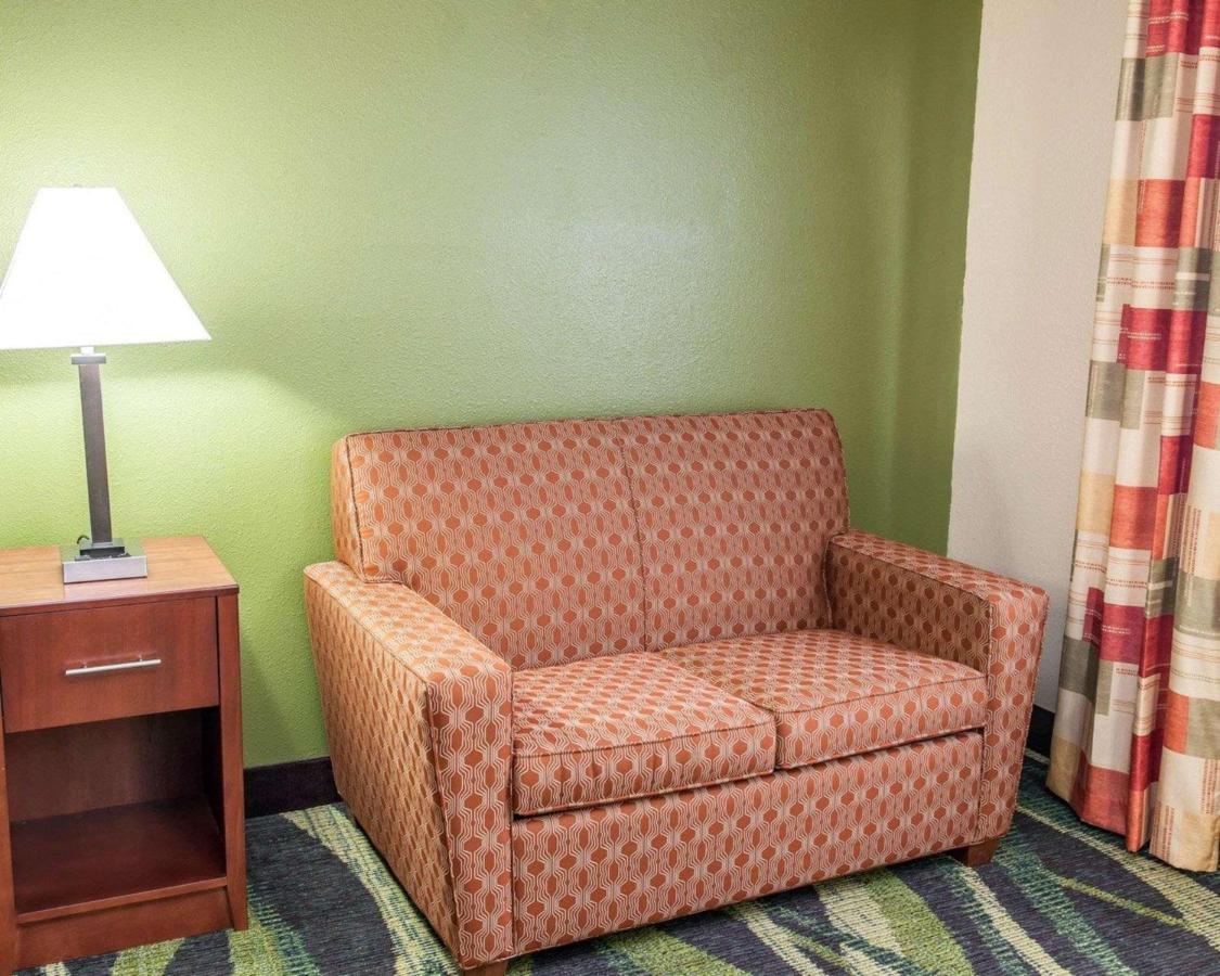 King Room - Non-Smoking at Quality Inn & Suites South Bend Airport